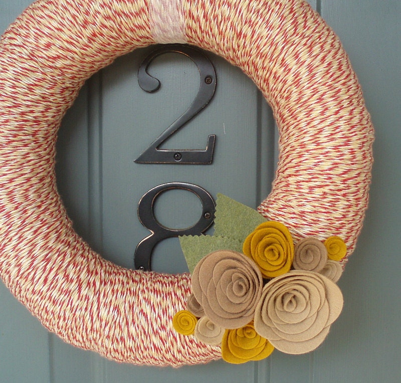 Yarn Wreath Felt Handmade Door Decoration - Tan and Red 12in