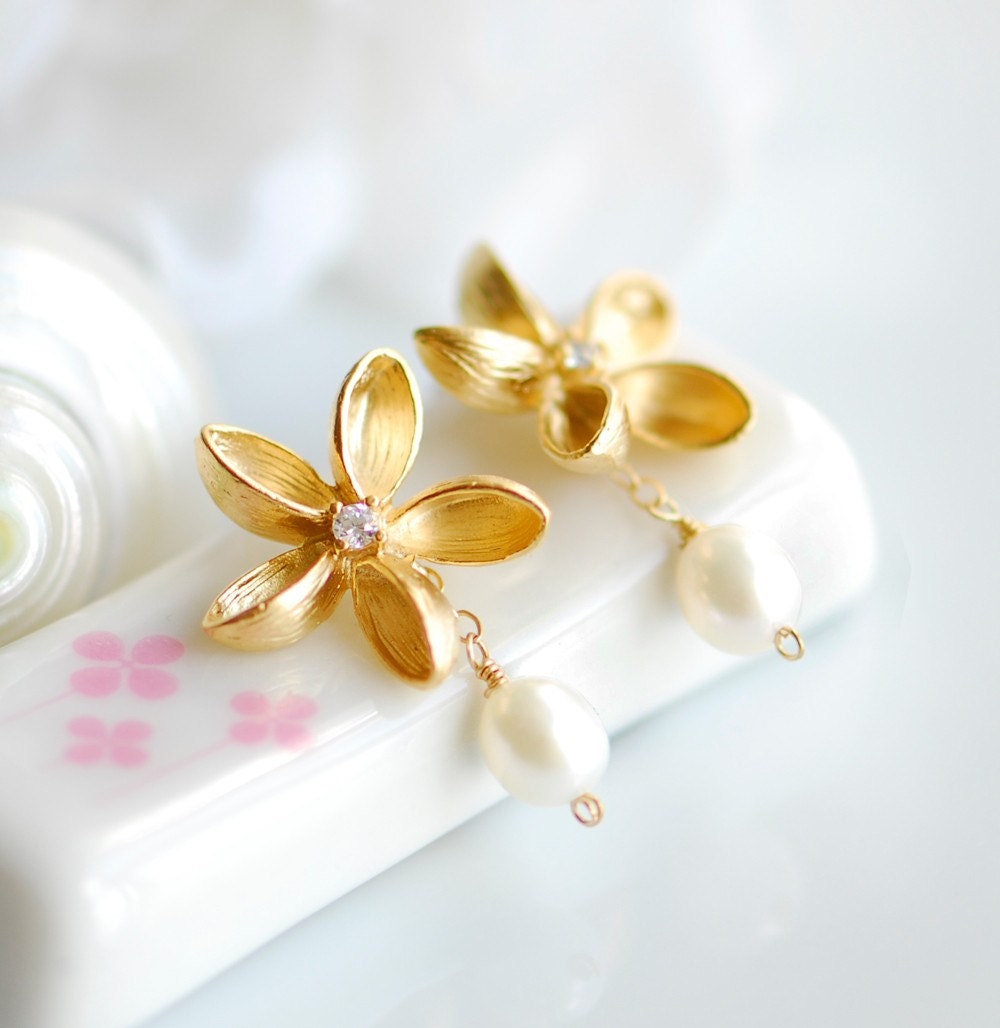 Pearl earrings, June birthstone jewelry, June birthstone earrings,  Plumeria stud earrings in gold and pearl . Little Frangipani flowers