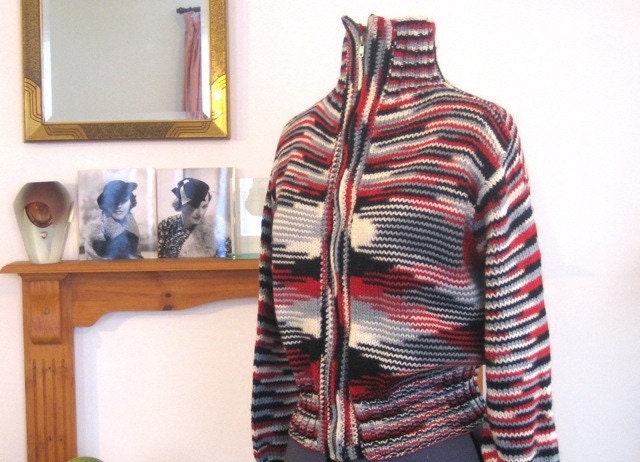 1940s-50s sweater for a ski bunny in space-dyed wool - red black and while