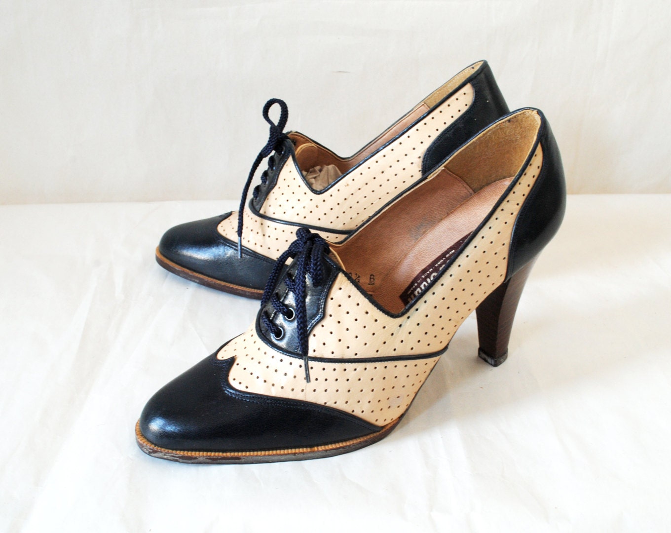 Vintage Oxford Platforms Size 8 Wing Tip Blue and Pink Cream Leather