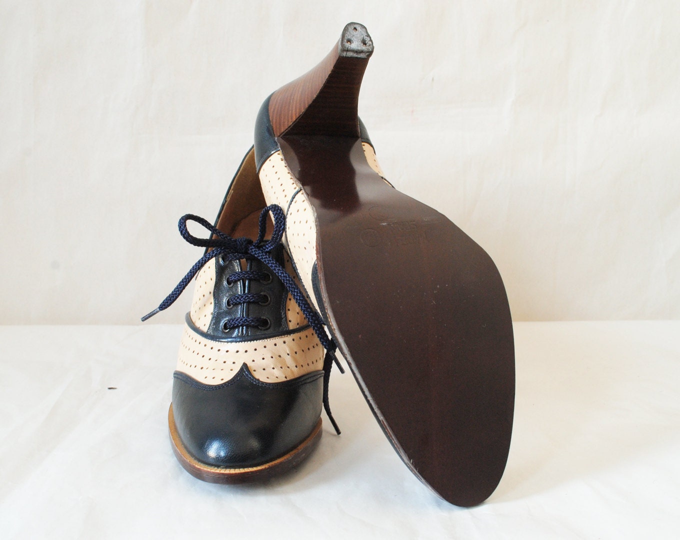 Vintage Oxford Platforms Size 8 Wing Tip Blue and Pink Cream Leather