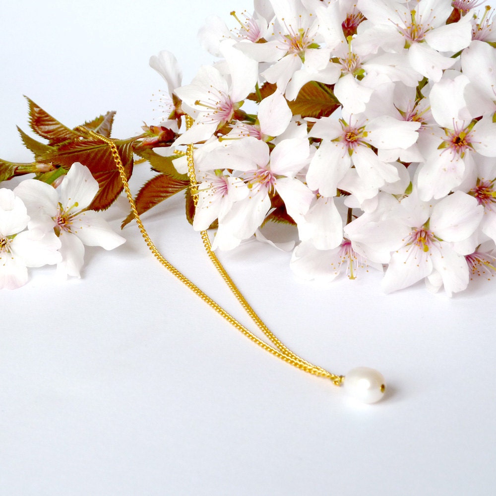 Single Drop Pearl Necklace on Gold Chain - Sofia