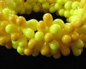 Vintage Plastic Beaded Cha Cha Bracelet in Yellow
