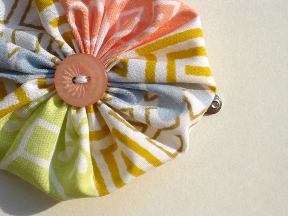 Retro Geometric Print Eco Friendly Yo-yo Snap Clip for Toddlers through Adults