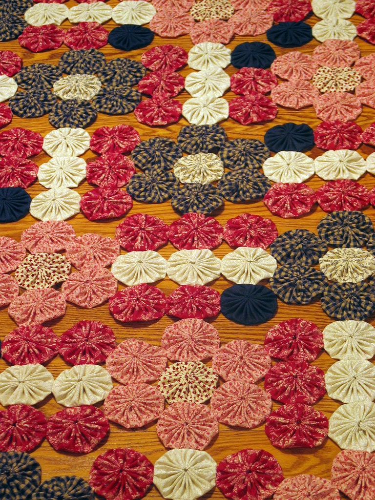 Americana Country Red, White, Blue Gingham & Calicos Yo Yo Quilt Throw