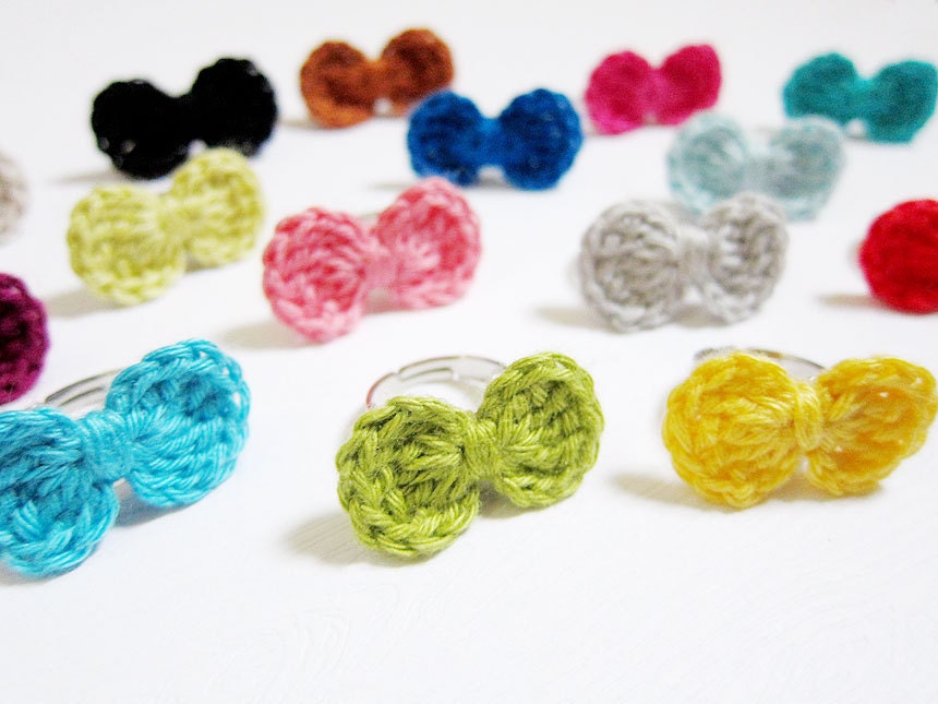 Crochet Ring - Bow Ring - Pea Green