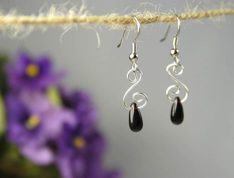 Earrings deep red twisted drops