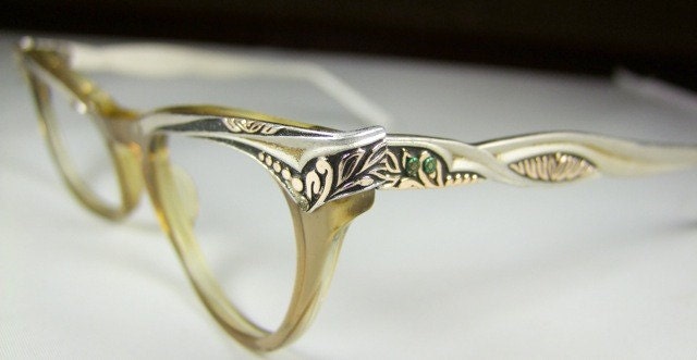 CATS EYE 1950S EYEGLASSES ENGRAVED METAL ARMS