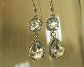 Wedding Earrings  Gorgeous Crystal Clear Drop Bridal Earrings on Silver.  Wedding, bridal, bridesmaid