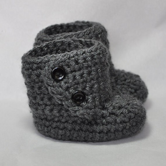 Baby Booties with Button top in size 6 to 12 Months in Gray