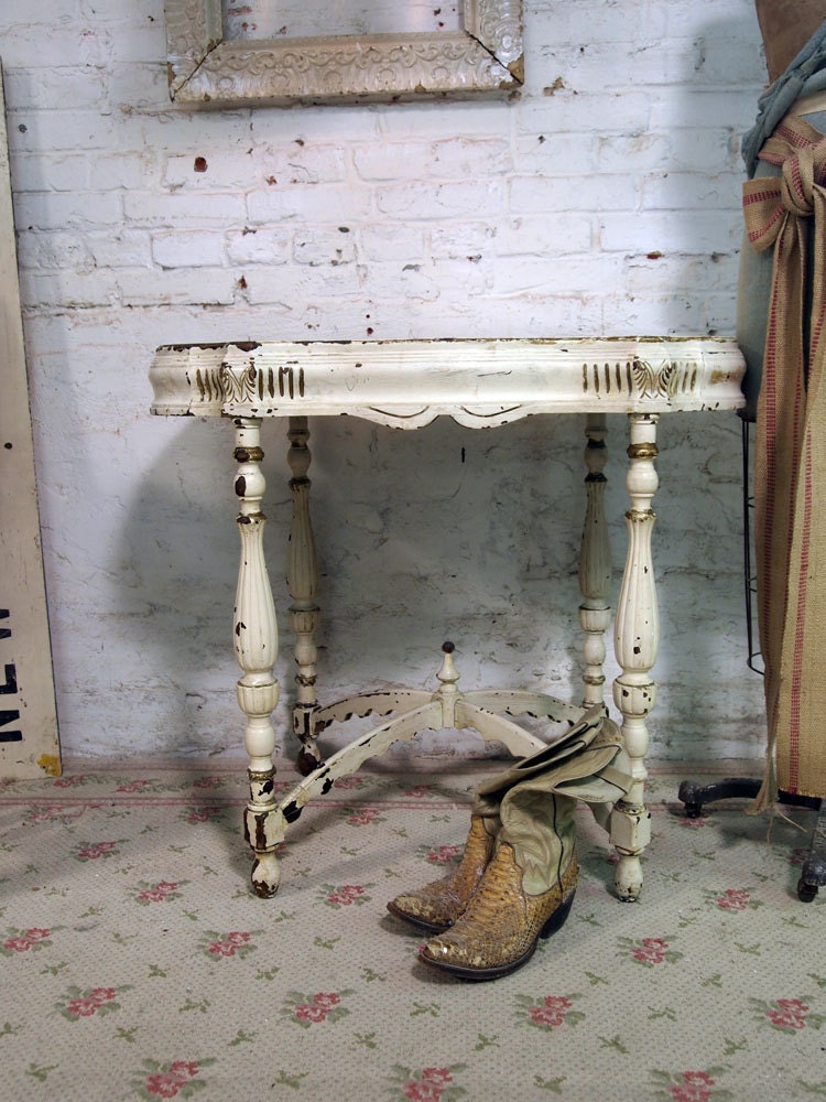 Painted Cottage Shabby Chiippy Paint Vintage Table TBL248