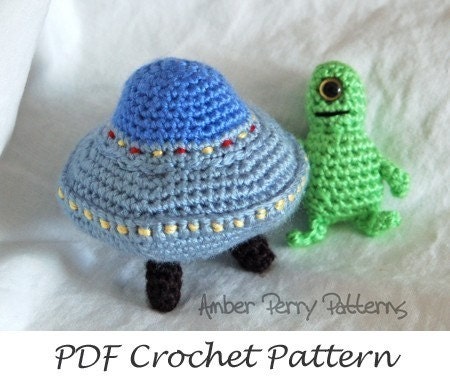 PDF Pattern - Amigurumi Flying Saucer and Martian