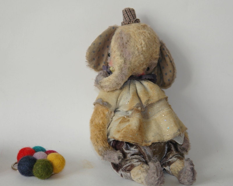 9 inch Clown Elephant with posing arms by Sasha Pokrass