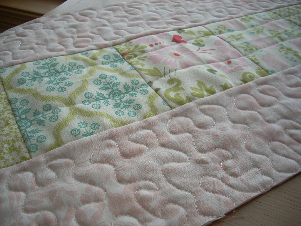 hello blush tablerunner - FREE SHIPPING