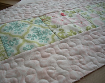 hello blush tablerunner - FREE SHIPPING