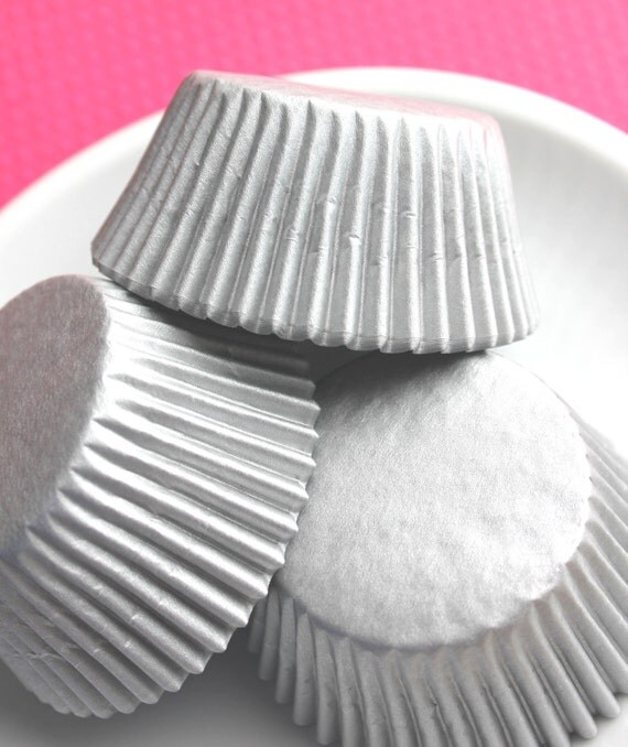 Matte Silver Cupcake Liners, Baking Cups (50) - thebakersconfections