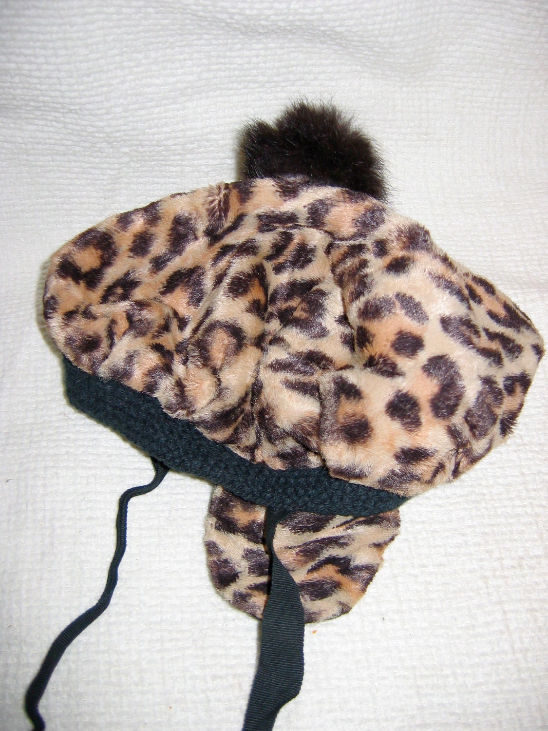 Lovely vintage Faux Leopard Beret, cap, hat.  Small Child's hat with a real fur top.  1960's