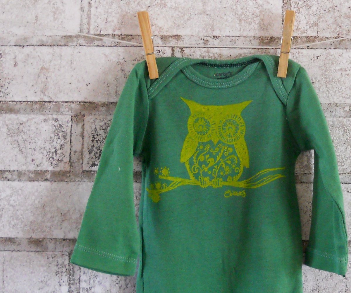 Owl Long Sleeved Baby Onesie, cotton baby bodysuit, dyed kelly green or custom colors