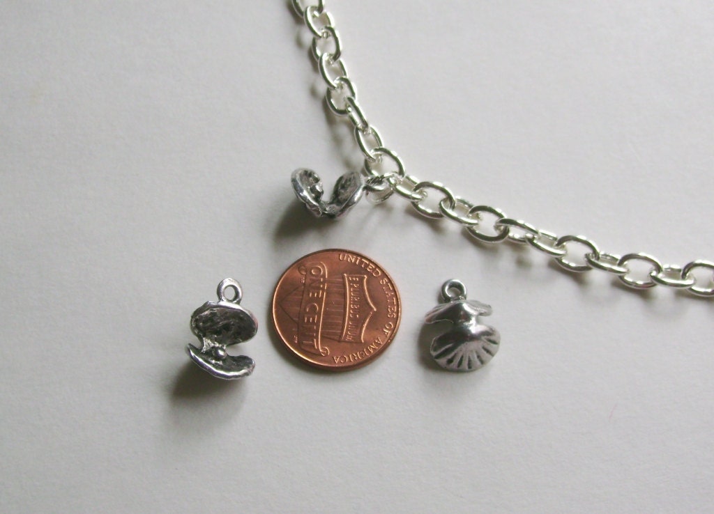 Hunger Games Oyster Pearl Charm