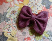 Leather bracelet Bow Bow in Purple - SALES
