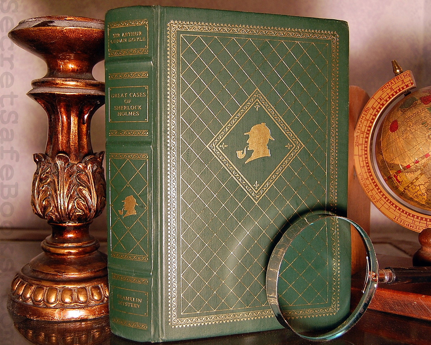 Hollow Book Safe (Great Cases of Sherlock Holmes)