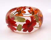 Red Resin Bangle. Chunky Resin Bangle Bracelet. Pressed Flower Bracelet. Real Flowers - Red Zinnia