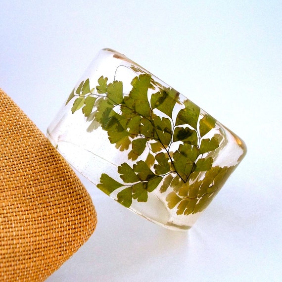 Maidenhair Fern Botanical Resin Bangle.  Chunky Bangle with Pressed Flowers.  Real Flowers - Green Maidenhair Fern