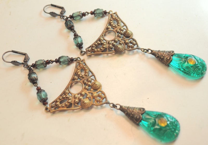 Lovely Art Deco Ornate Emerald Green Czech Glass Vintage Earrings