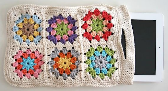 Crochet pattern Granny Square i-pad sleeve pdf tutorial - haakpatroon - REV IT UP
