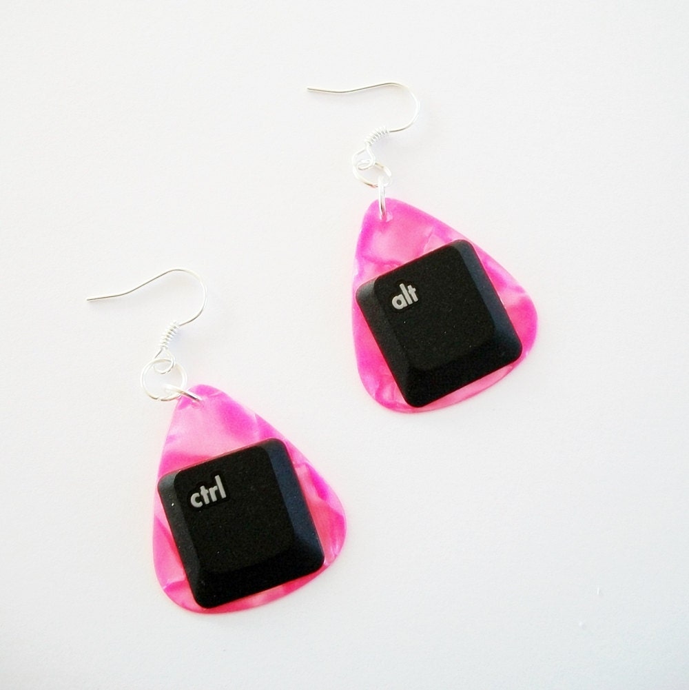 Guitar Pick Jewelry Earrings ctrl alt Computer Key Pink Pearloid