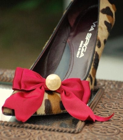 Sparkly Blue / White Bow Shoe Clips. Shiny Rhinestones. Fashionista Night Out Couture, Satin Ribbon More Colors: Sage Pink Red Black