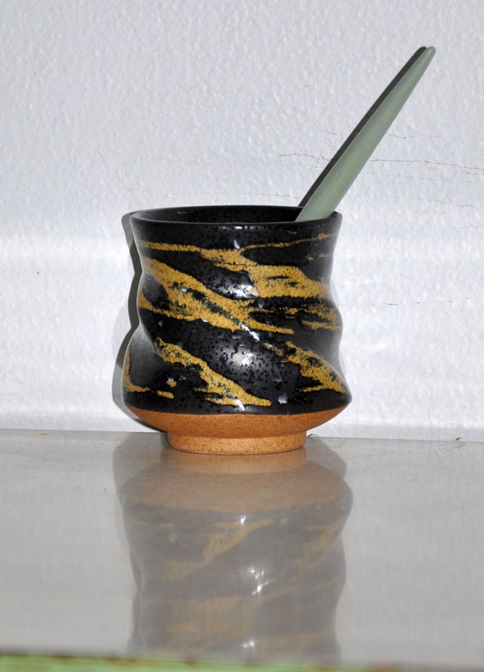 Circa 1960s Small Pottery Dish Bowl
