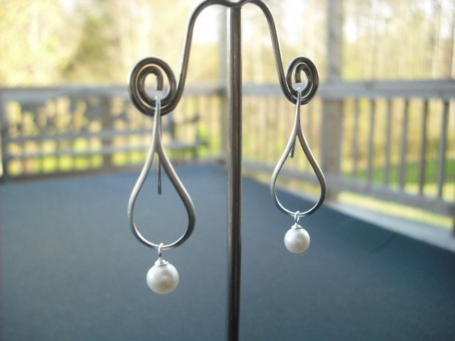 Simplicity Line Art Teardrop Shaped Earrings with freshwater pearl