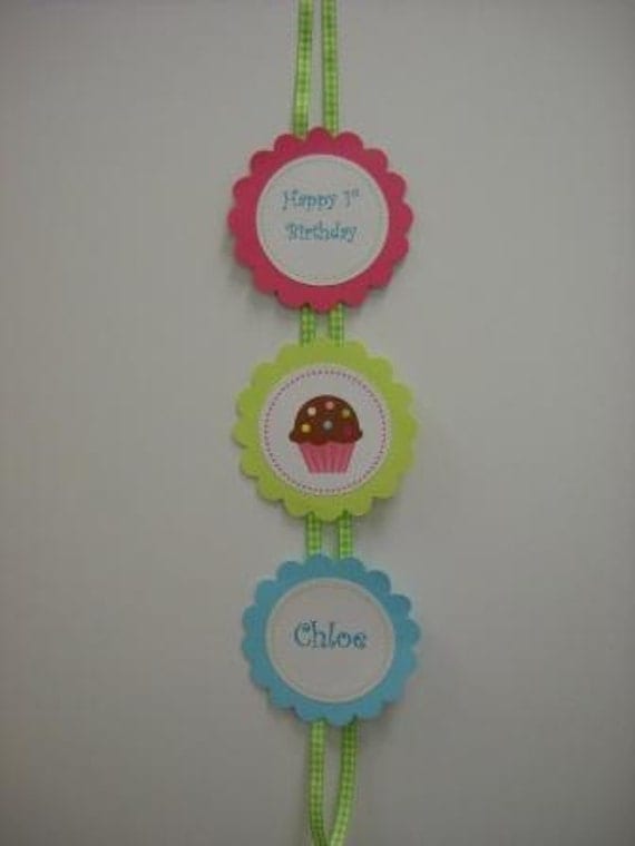 Cupcake Door Sign - perfect for your next birthday party, baby, or bridal shower - customizable Il_570xn