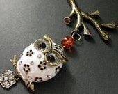 Autumn Owl Necklace. Beaded Amber Necklace with White Owl and Bronze. Handmade Jewelry. - Gilliauna
