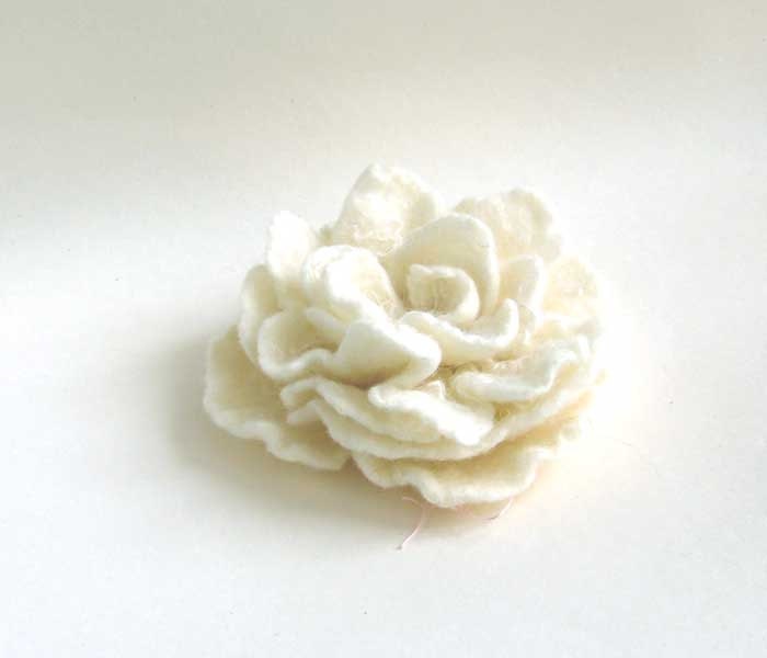 Felted white peony flower from Merino Wool Felted brooch/ barette, perfect gift, tender for baby hat and children women spring accessories