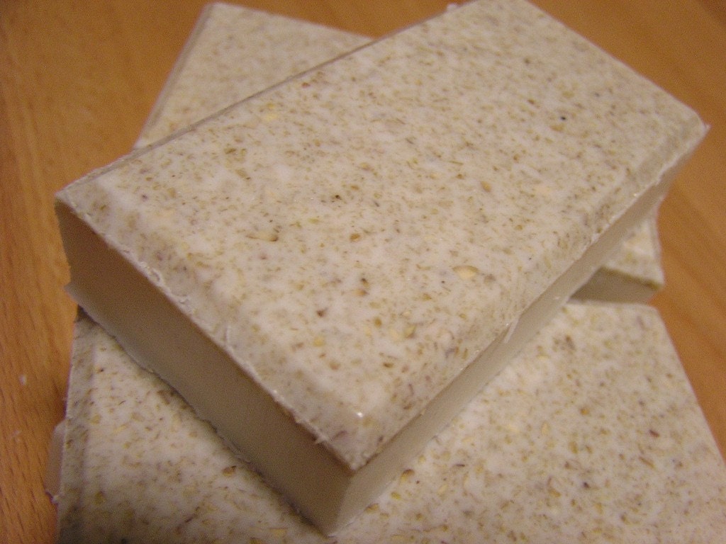 Exfoliating OATMEAL SOAP with Cocoa Butter, unscented (naked)