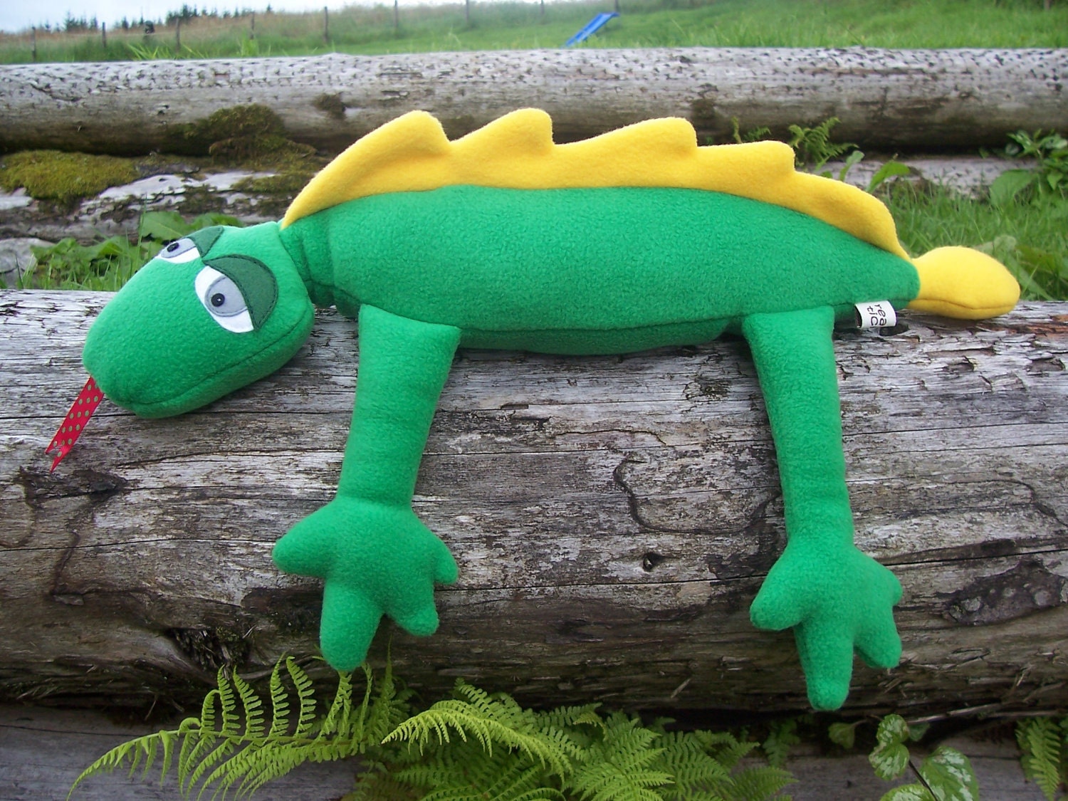 LIZARD SOFT TOY in fleece fabric