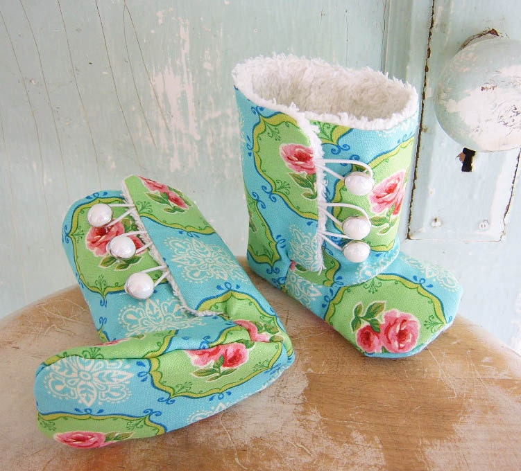 Baby shoe pattern - PDF -  Button Boots with Optional Leather Sole