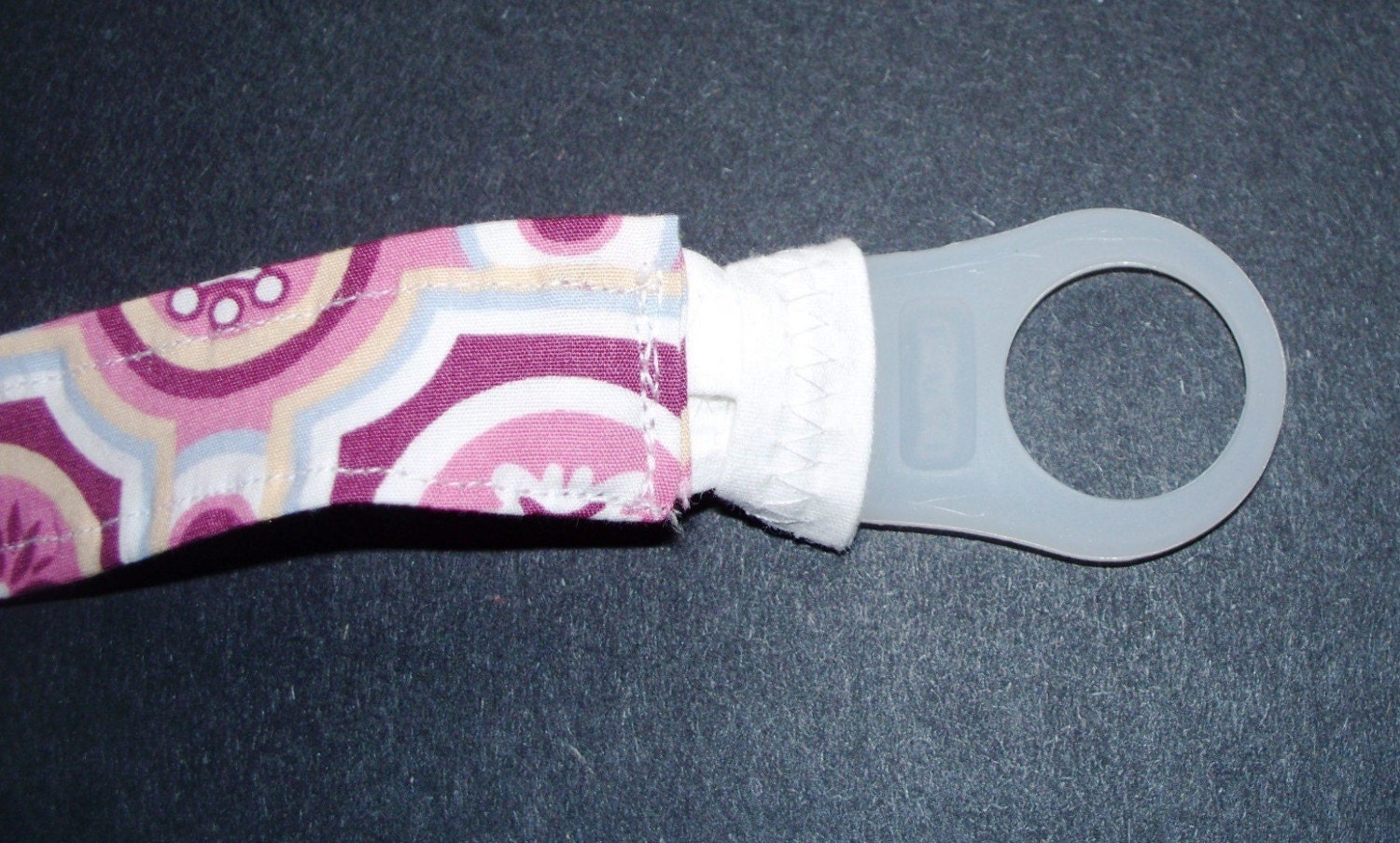 button pacifier adaptor for pacifier tether