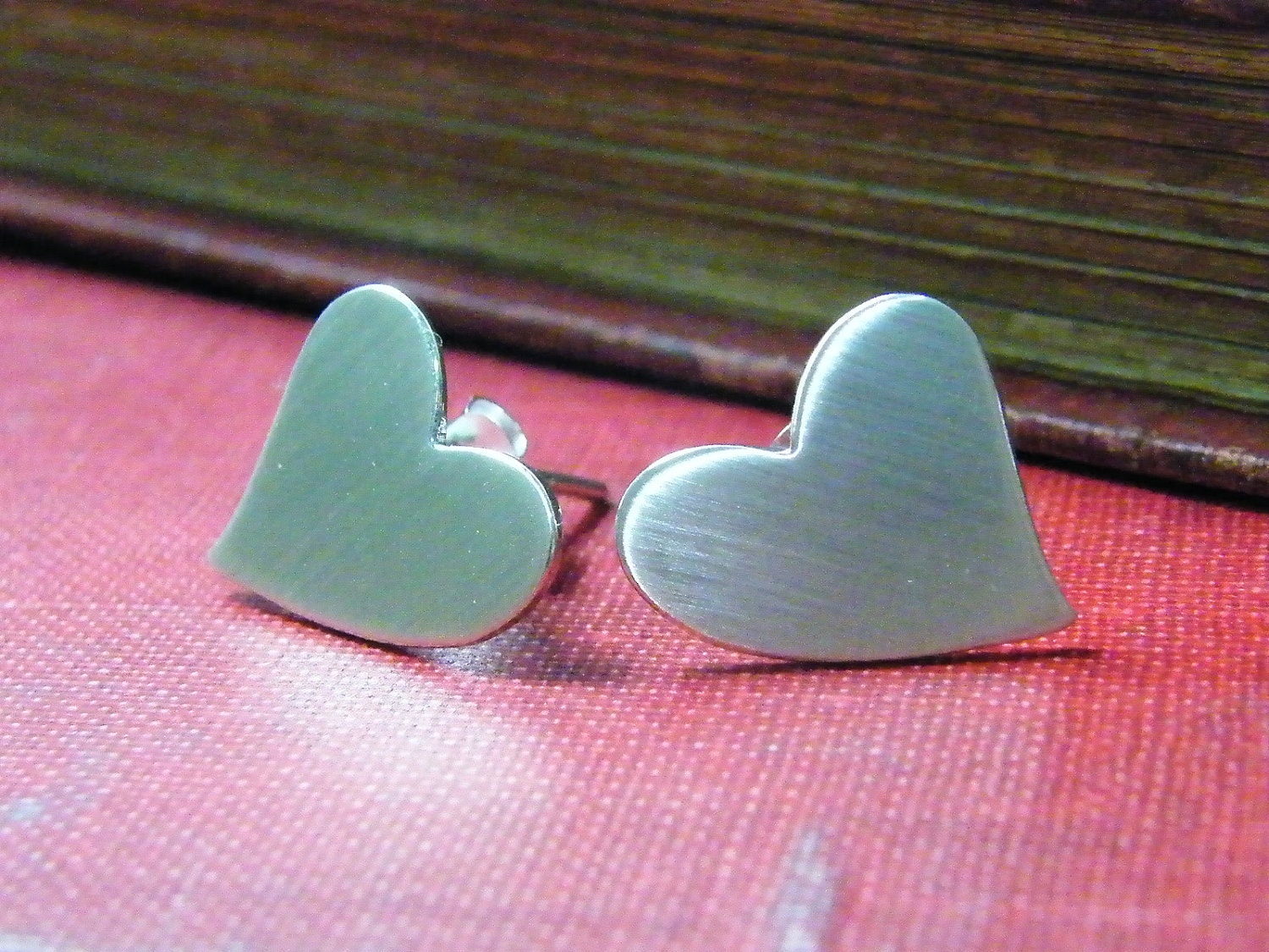 lover's heart earrings sterling silver post style valentine earrrings
