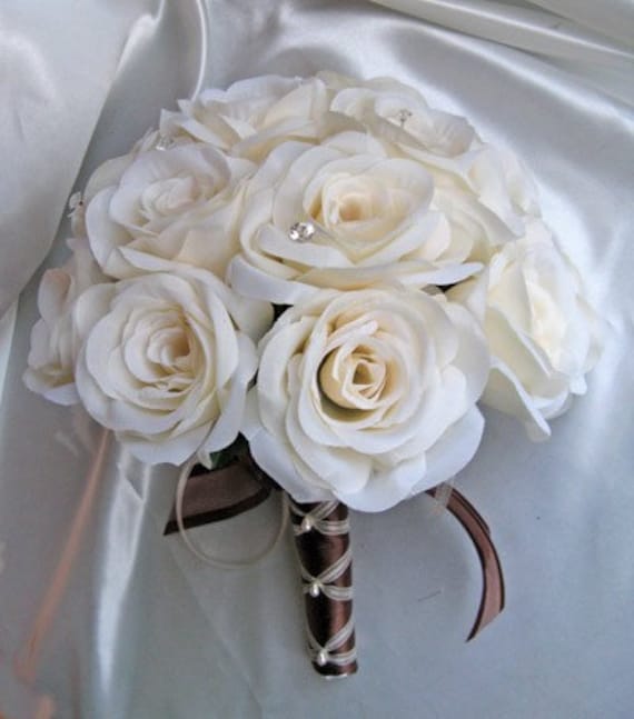 Wedding Flower Package on Wedding Bouquet Bridal Flowers Cream Rose Chocolate 10 Pc Package