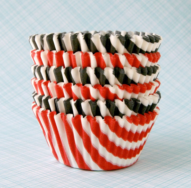 Red and Black Mix Barber Stripe Cupcake Liners (60) Il_170x135