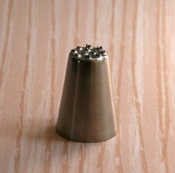 Grass Pastry Tip for Cupcake and Cake Decorating