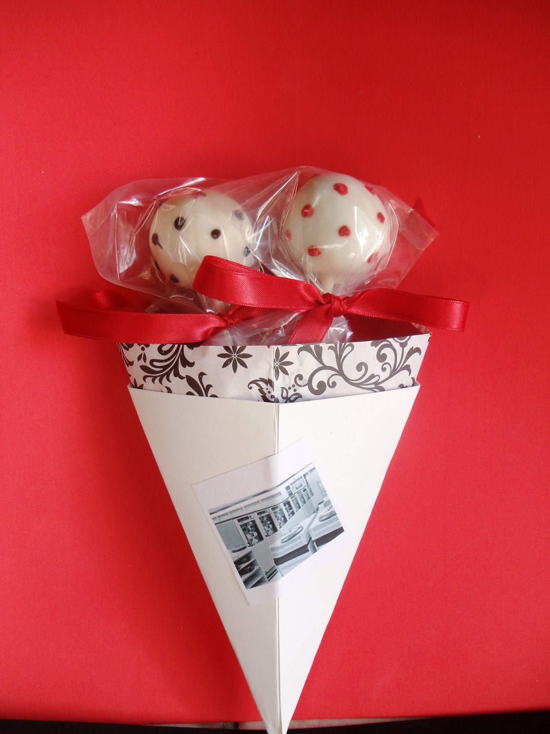 Vintage Polka Dot Cake Pops
