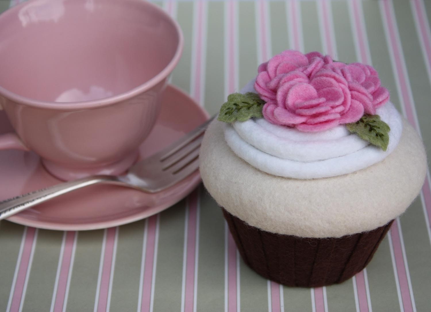 SALE Felt Cupcake With Vanilla Chocolate Brown And Candy Pink Roses