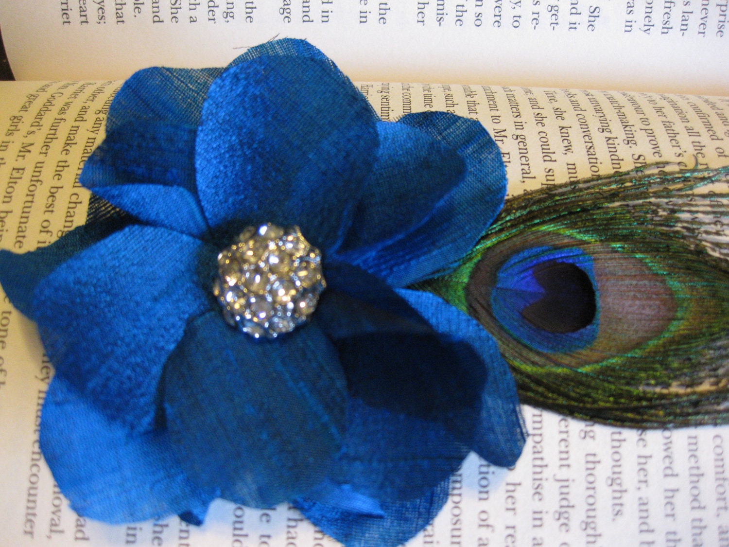 Bridal hair flower with peacock feather, weddings, spring wedding, summer wedding, silk facinator, rhrinestone