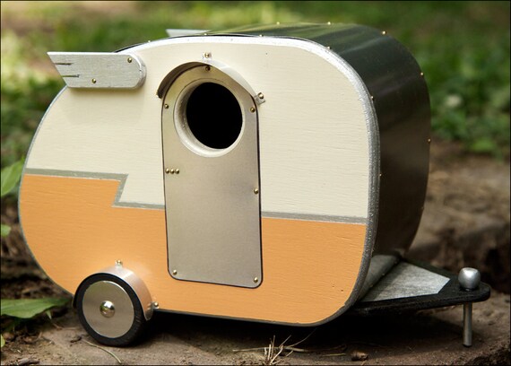 Vintage Camper Birdhouse