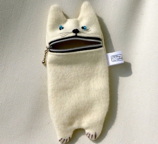 iPhone 5 case: cute hungry cat iphone case, white wool