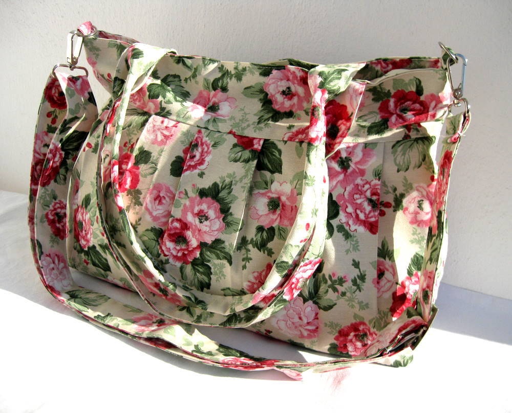 Diaper Bag-Messenger-Pleated Bag-Double Straps and Adjustable to Straps-6 Large Pockets-Zipper Closure